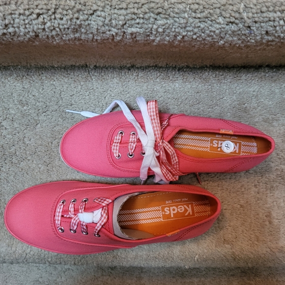 NWOT Pink Keds! - Picture 2 of 4